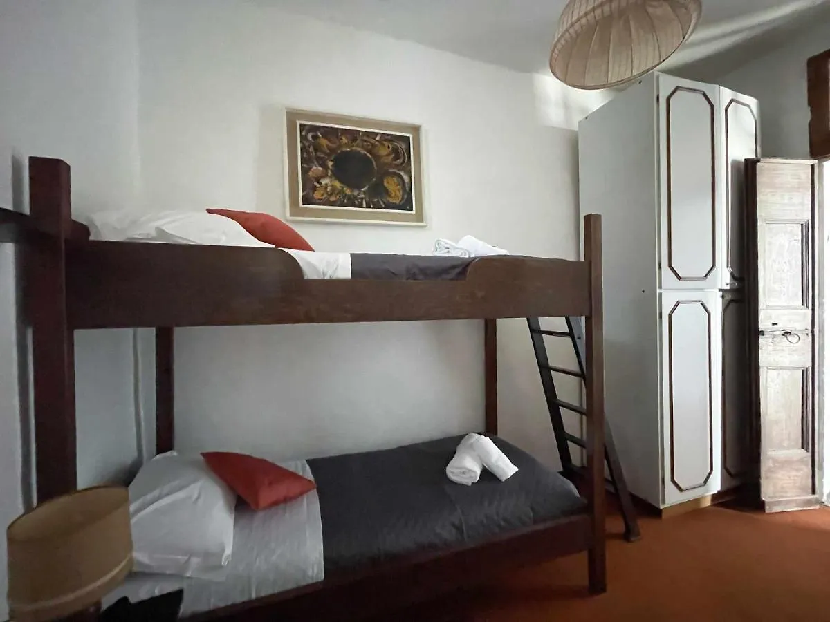 Дом отдыха Il Convento Ancient Apartment With Private Garden Белладжо