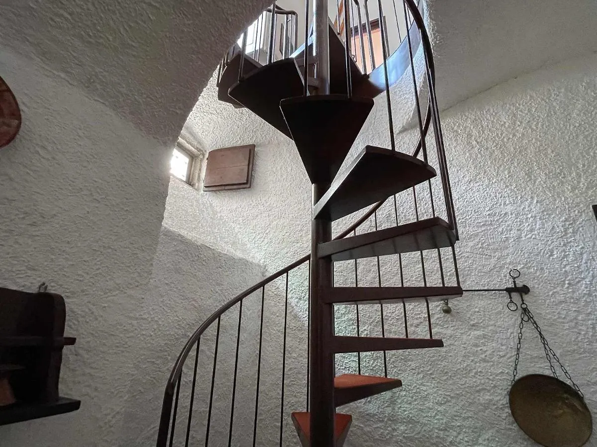 Il Convento Ancient Apartment With Private Garden Белладжо Дом отдыха